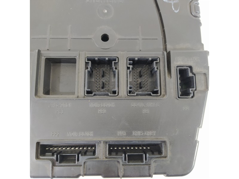 Recambio de modulo electronico para renault megane ii berlina 5p authentique referencia OEM IAM 8200724363 8200712572 U118400150