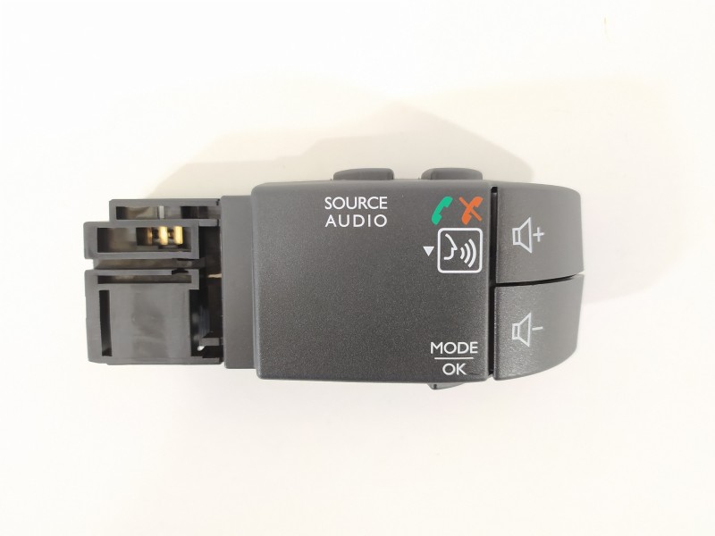 Recambio de mando multifuncion para dacia sandero stepway comfort referencia OEM IAM 8200950420  