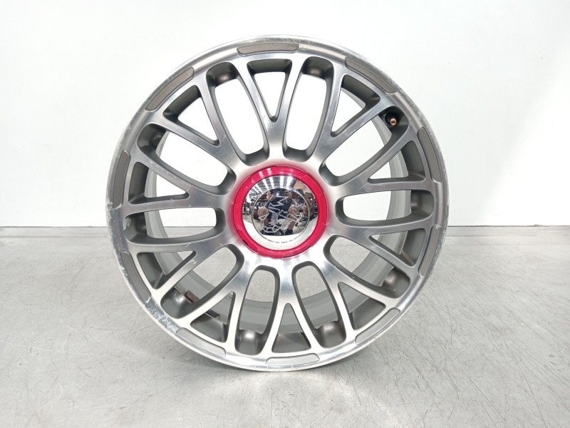 Recambio de llanta para fiat 500 abarth referencia OEM IAM 518292090  