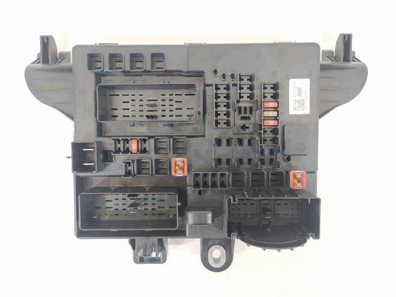 Recambio de caja reles / fusibles para opel insignia berlina excellence referencia OEM IAM 22737764 544949969 