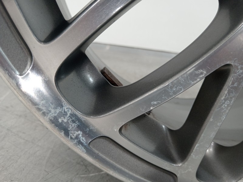 Recambio de llanta para fiat 500 abarth referencia OEM IAM 518292090  