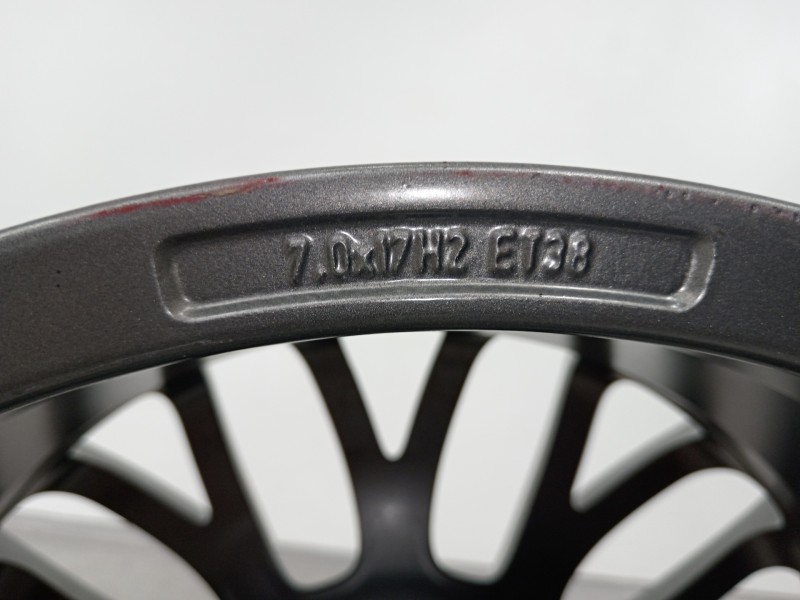 Recambio de llanta para fiat 500 abarth referencia OEM IAM 518292090  