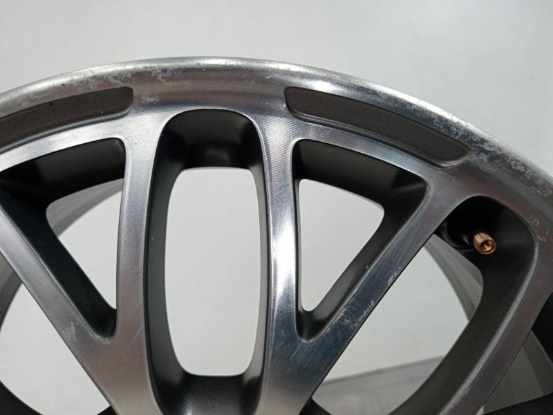 Recambio de llanta para fiat 500 abarth referencia OEM IAM 518292090  