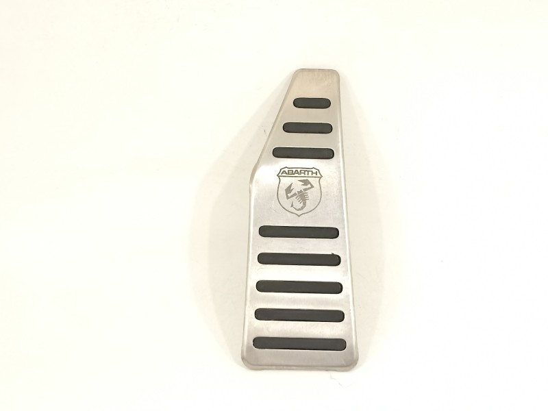 Recambio de moldura para fiat 500 abarth referencia OEM IAM LS393136  