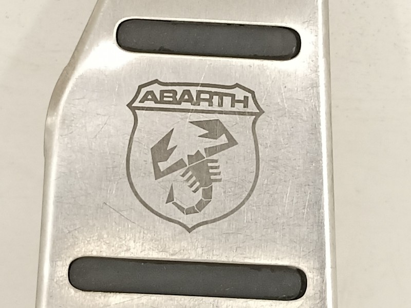 Recambio de moldura para fiat 500 abarth referencia OEM IAM LS393136  
