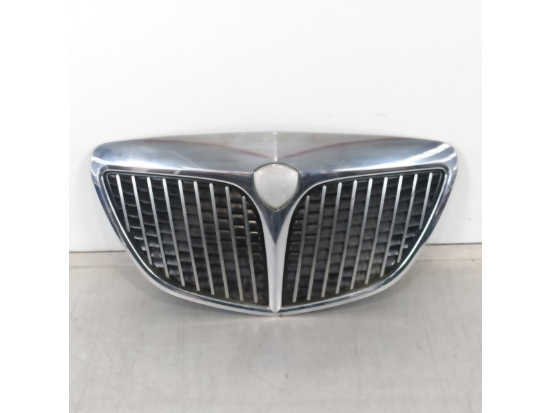 Recambio de rejilla delantera para lancia ypsilon (101) 1.3 16v multijet platino referencia OEM IAM 735349457  