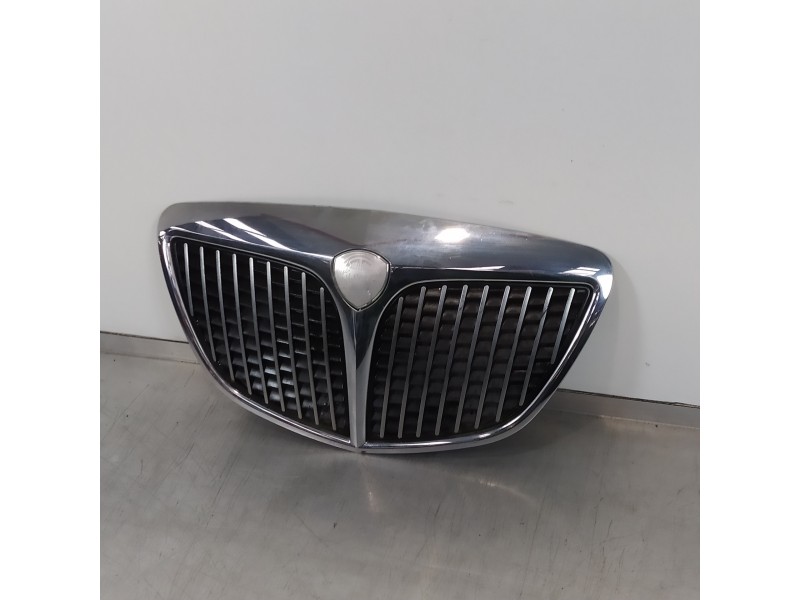 Recambio de rejilla delantera para lancia ypsilon (101) 1.3 16v multijet platino referencia OEM IAM 735349457  