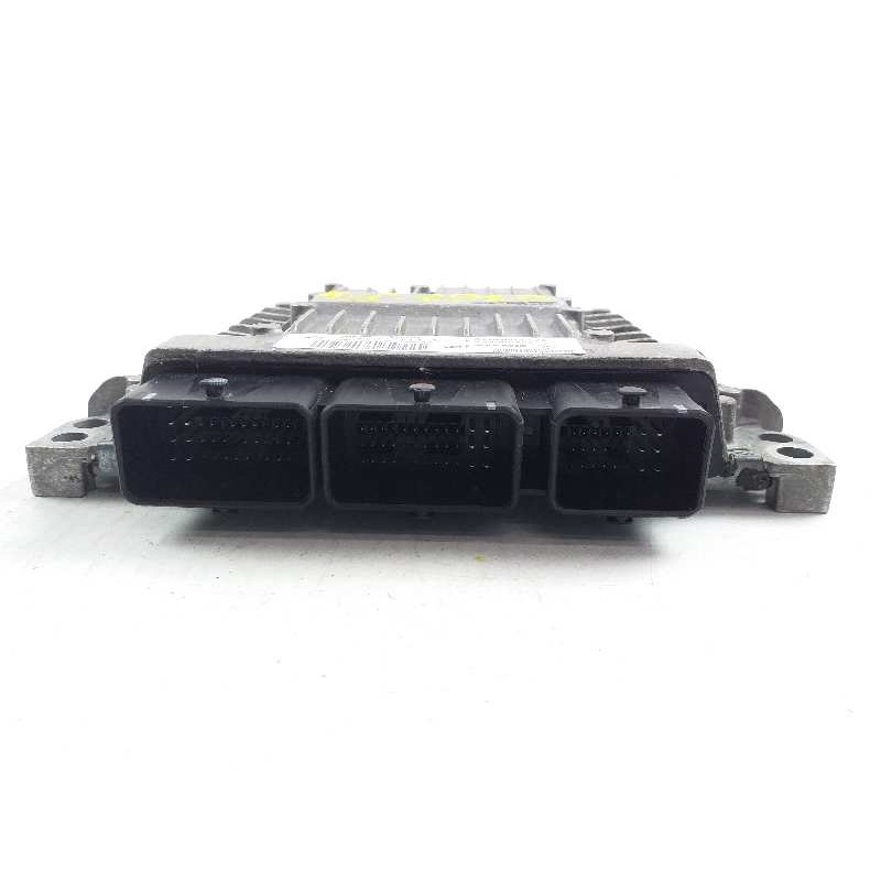 Recambio de centralita motor uce para renault megane ii classic berlina emotion referencia OEM IAM 8200804775 8200807626 S122326