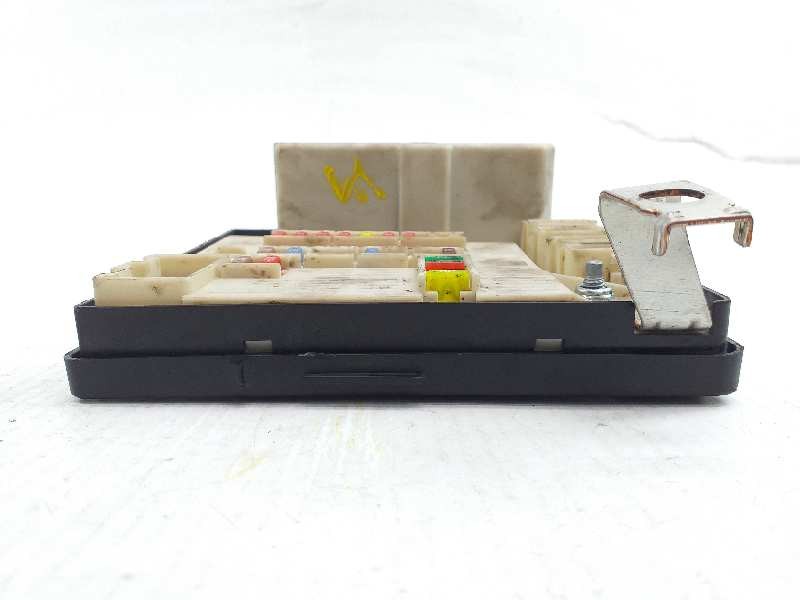 Recambio de caja reles / fusibles para renault megane ii classic berlina emotion referencia OEM IAM 8200481866  