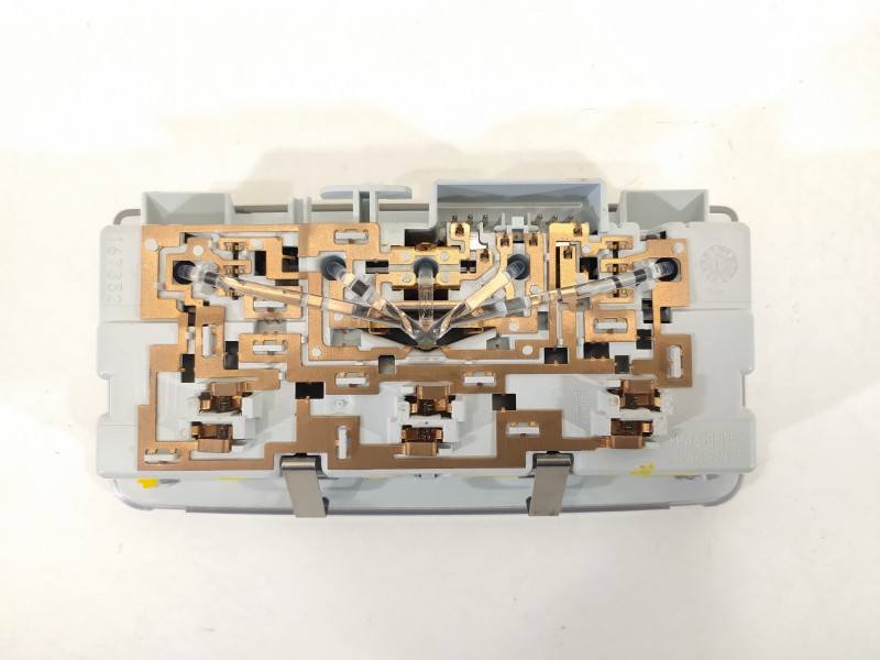 Recambio de luz interior para opel insignia berlina excellence referencia OEM IAM 23175755 316627975 