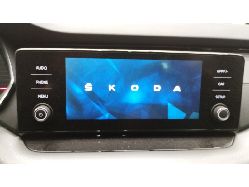 Recambio de pantalla multifuncion para skoda octavia combi (5e5) ambition referencia OEM IAM 5E3035869D 5E3035869DCZH 