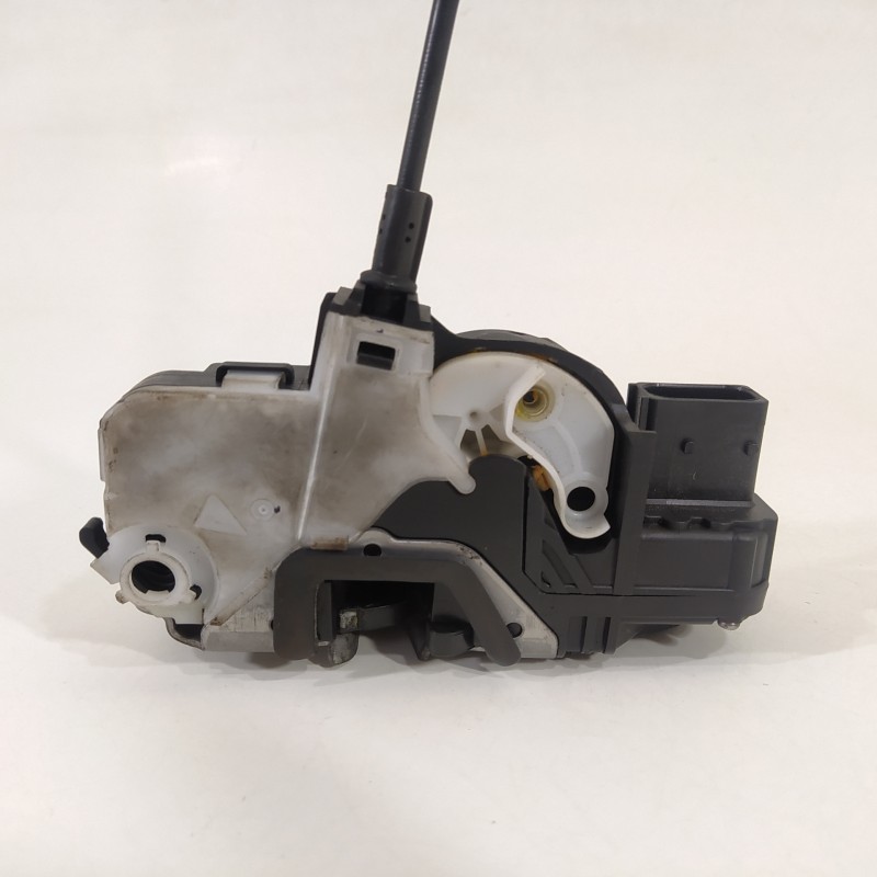 Recambio de cerradura puerta delantera derecha para opel insignia sports tourer sportive 4x4 referencia OEM IAM 3023880 3023880 