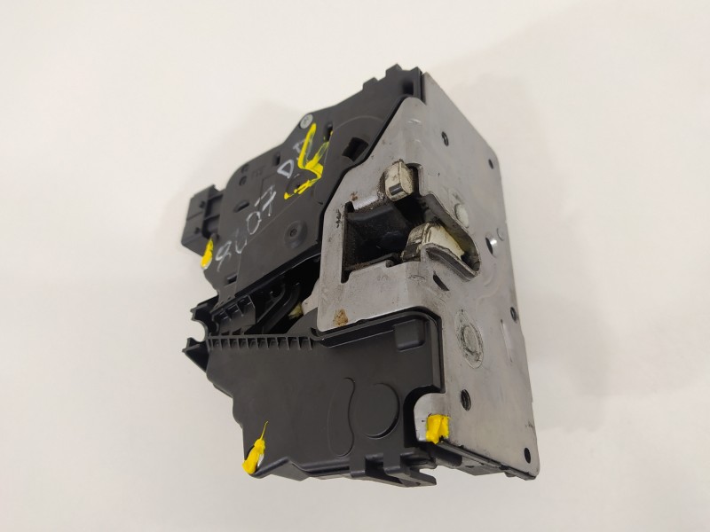 Recambio de cerradura puerta delantera derecha para opel corsa d cmon referencia OEM IAM 13258274  