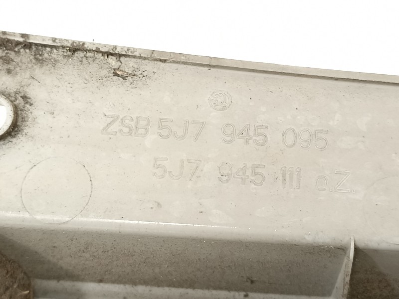 Recambio de piloto trasero izquierdo para skoda roomster (5j7) fun referencia OEM IAM 5J7945095  