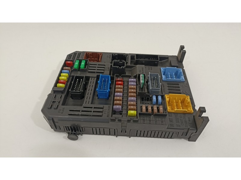 Recambio de caja reles / fusibles para opel crossland x excellence referencia OEM IAM 9819851280  
