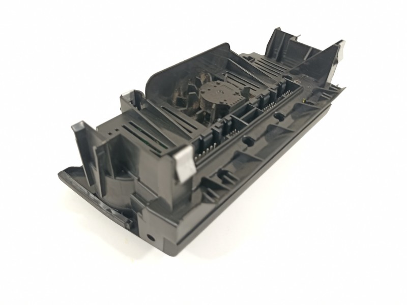 Recambio de mando climatizador para audi a3 (8p) 1.6 tdi attraction referencia OEM IAM 8P0820043BM  