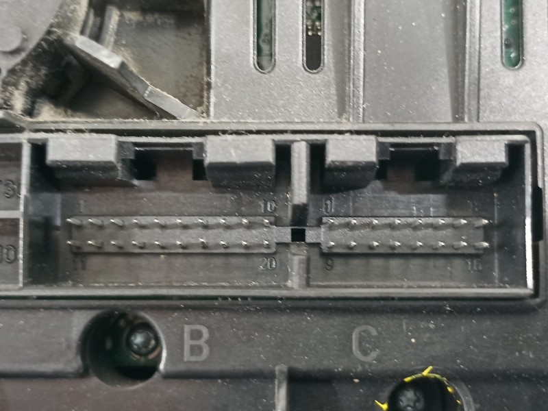 Recambio de mando climatizador para audi a3 (8p) 1.6 tdi attraction referencia OEM IAM 8P0820043BM  