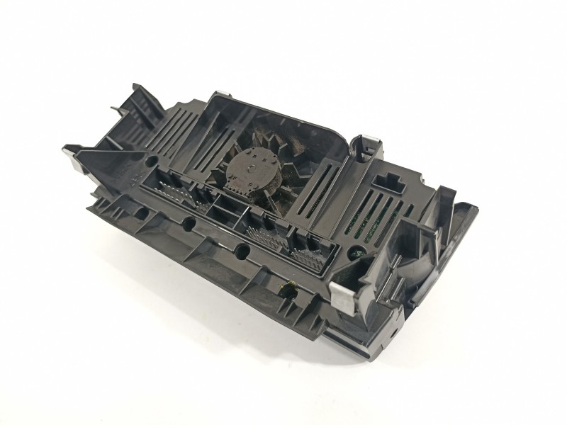 Recambio de mando climatizador para audi a3 (8p) 1.6 tdi attraction referencia OEM IAM 8P0820043BM  