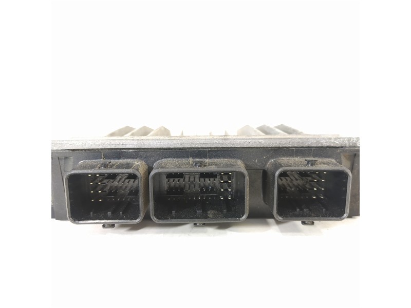 Recambio de centralita motor uce para renault megane ii berlina 5p emotion referencia OEM IAM 8200399038 8200619409 