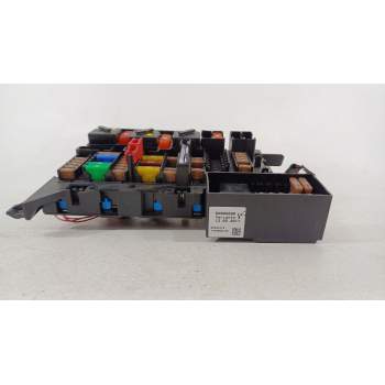 CAJA RELES / FUSIBLES 9360501 7430060139