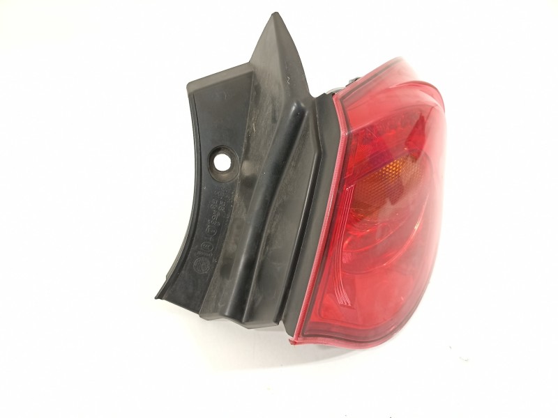 Recambio de piloto trasero derecho para alfa romeo giulietta (191) sprint referencia OEM IAM 50513612  