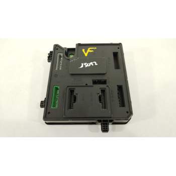 CAJA RELES / FUSIBLES 284B17882R S180098101