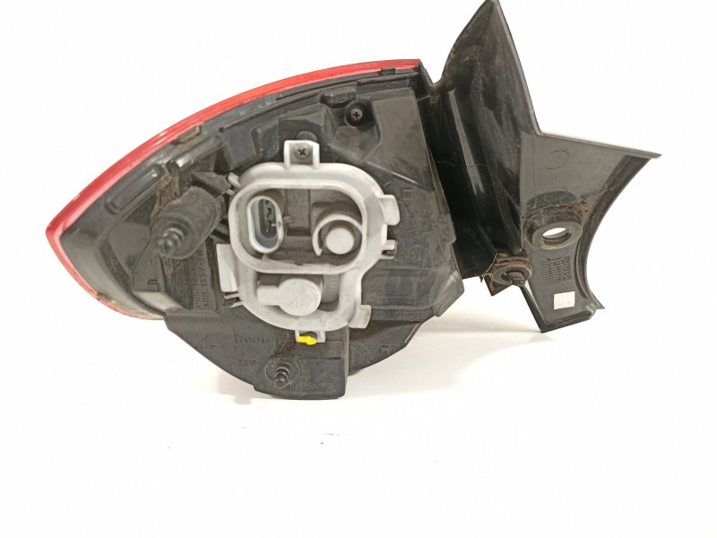 Recambio de piloto trasero derecho para alfa romeo giulietta (191) sprint referencia OEM IAM 50513612  