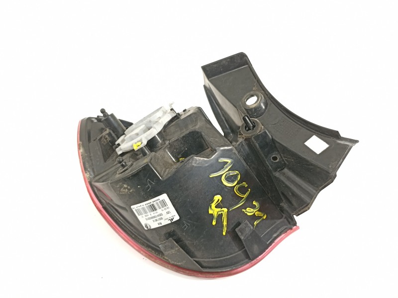 Recambio de piloto trasero derecho para alfa romeo giulietta (191) sprint referencia OEM IAM 50513612  