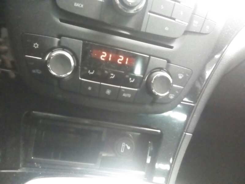 Recambio de mando climatizador para opel insignia sports tourer sportive 4x4 referencia OEM IAM 13273097  