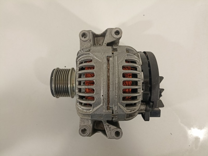 Recambio de alternador para mercedes-benz clase c (w203) berlina 1.8 cat referencia OEM IAM A2711540802  