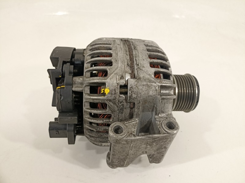 Recambio de alternador para mercedes-benz clase c (w203) berlina 1.8 cat referencia OEM IAM A2711540802  
