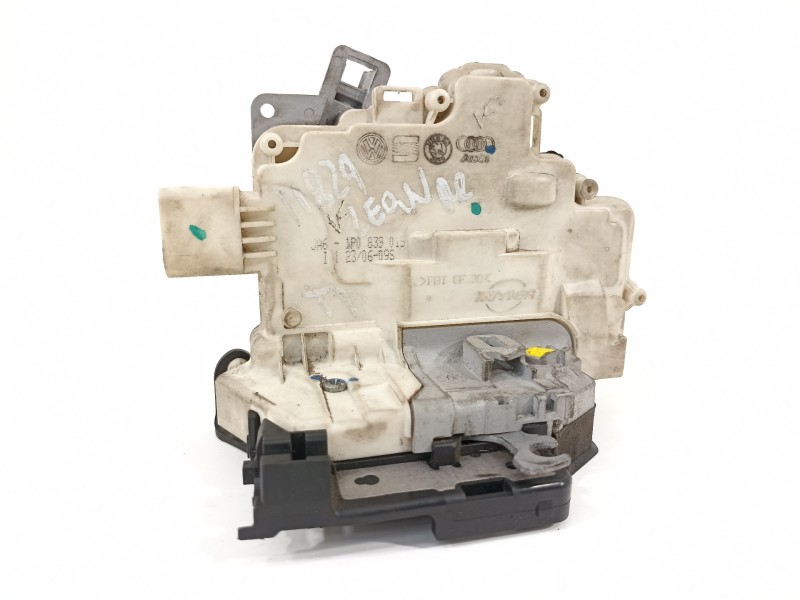 Recambio de cerradura puerta trasera izquierda para seat leon (1p1) sport referencia OEM IAM 1P0839015  