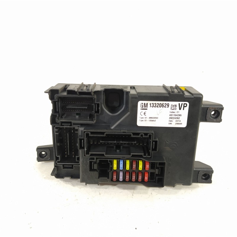 Recambio de caja reles / fusibles para opel corsa d cmon referencia OEM IAM 13320629  