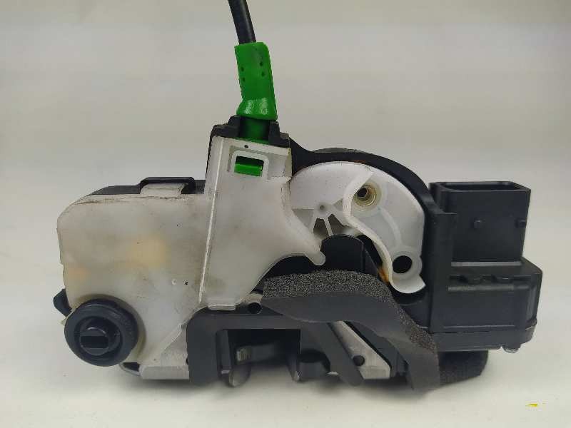 Recambio de cerradura puerta trasera derecha para opel insignia sports tourer sportive 4x4 referencia OEM IAM 13579566  