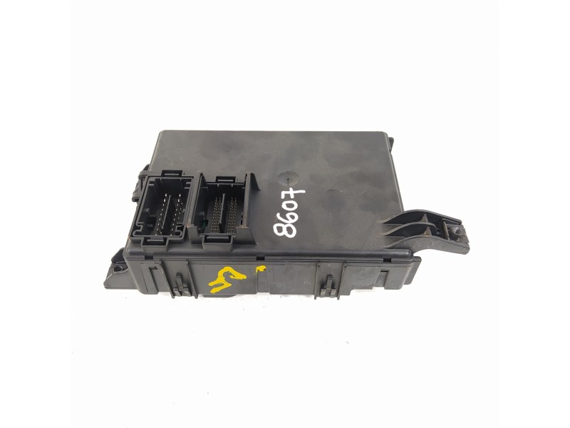 Recambio de caja reles / fusibles para opel corsa d cmon referencia OEM IAM 13320629  