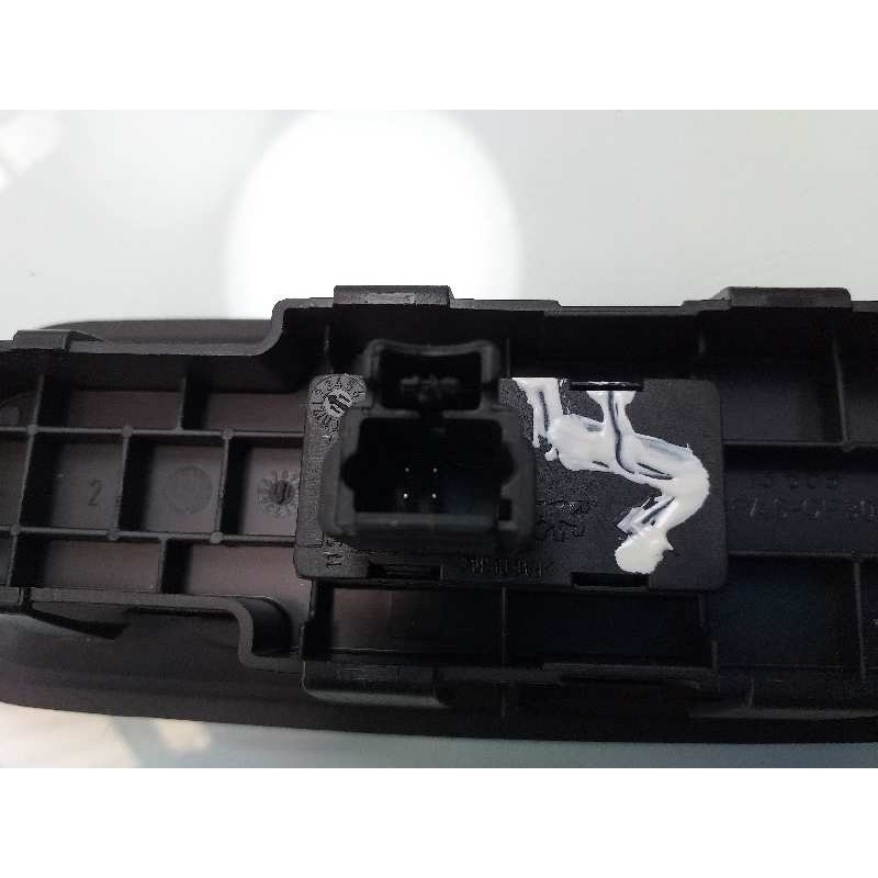Recambio de mando elevalunas delantero derecho para citroën c8 2.0 hdi 160 exclusive referencia OEM IAM 14996430XT  