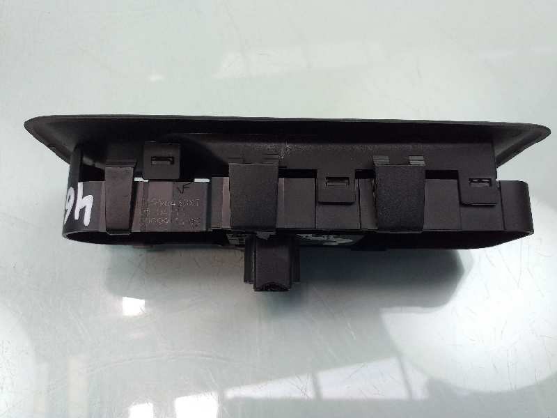 Recambio de mando elevalunas delantero derecho para citroën c8 2.0 hdi 160 exclusive referencia OEM IAM 14996430XT  