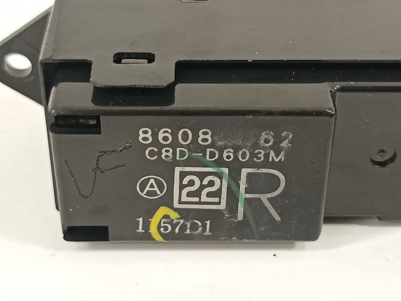 Recambio de mando elevalunas trasero derecho para citroën c-crosser xtr referencia OEM IAM 8608A062  