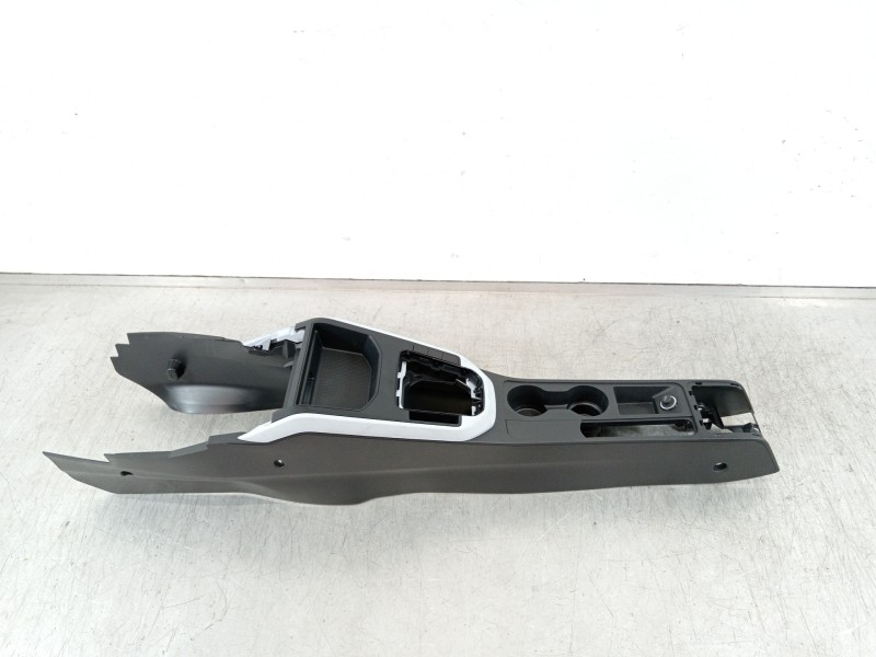 Recambio de consola central para seat arona xperience referencia OEM IAM 6F1863243A  