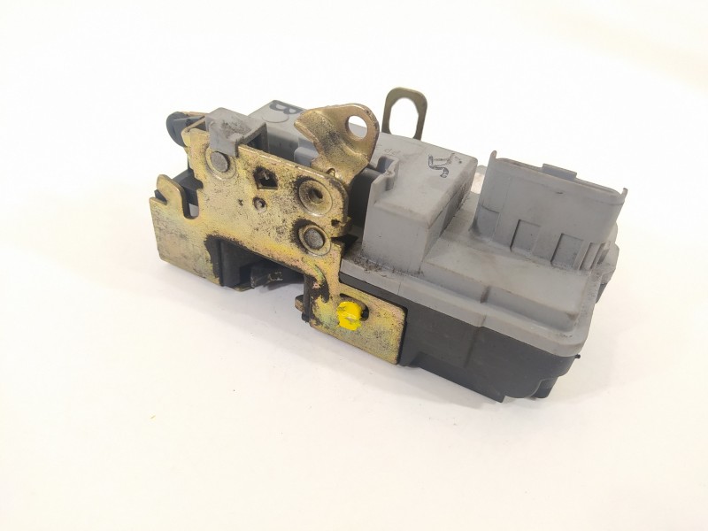 Recambio de cerradura puerta delantera derecha para peugeot 206 sw x-line referencia OEM IAM 9136S7  