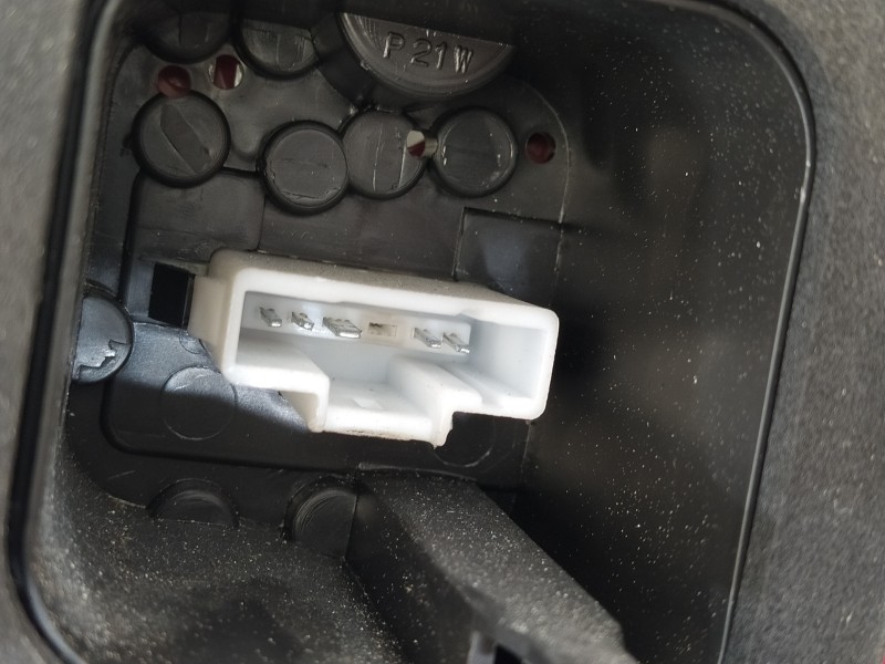 Recambio de piloto trasero izquierdo para peugeot 206 sw x-line referencia OEM IAM 9641540677  