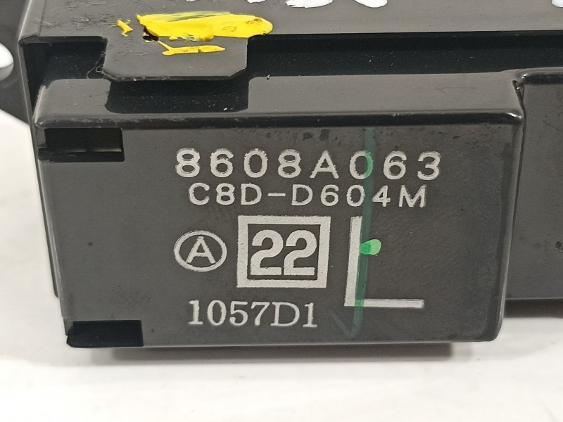 Recambio de mando elevalunas trasero izquierdo para citroën c-crosser xtr referencia OEM IAM 8608A063  