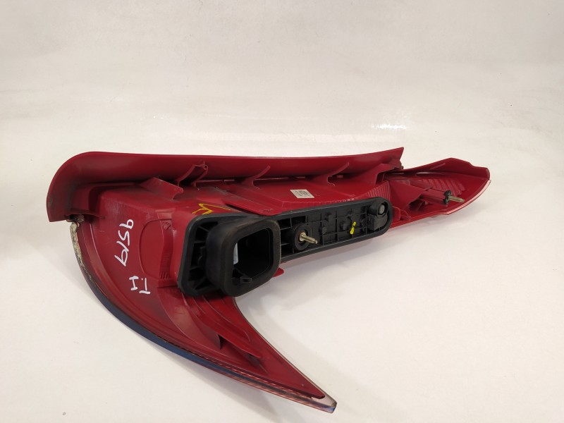 Recambio de piloto trasero izquierdo para peugeot 206 sw x-line referencia OEM IAM 9641540677  