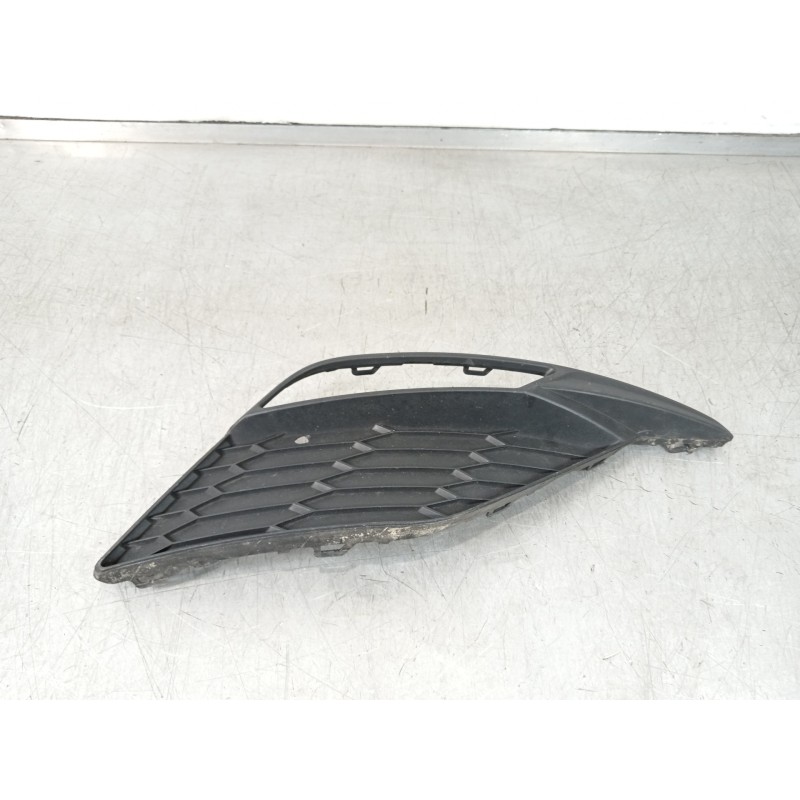 Recambio de rejilla paragolpes derecha para seat leon st (5f8) x-perience titan desert 4drive referencia OEM IAM 5F0853666H  