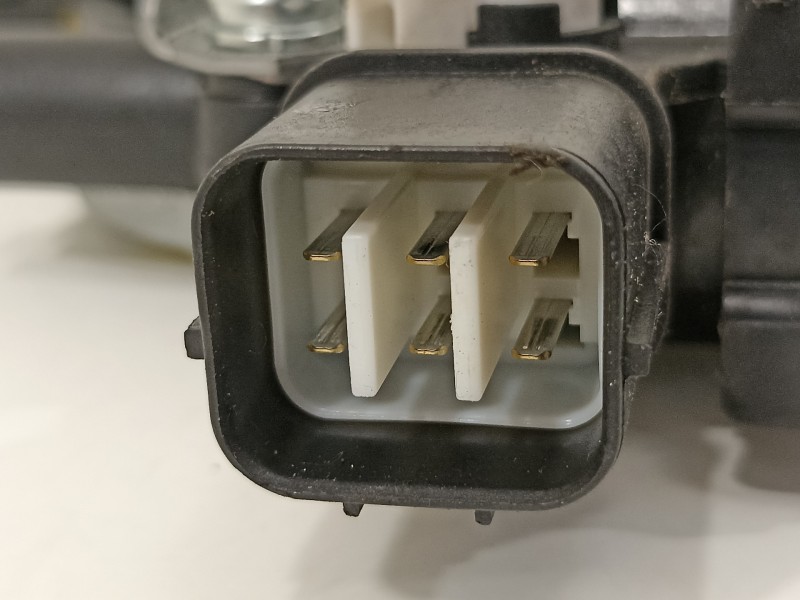 Recambio de elevalunas delantero derecho para citroën c-crosser xtr referencia OEM IAM 5713A086  