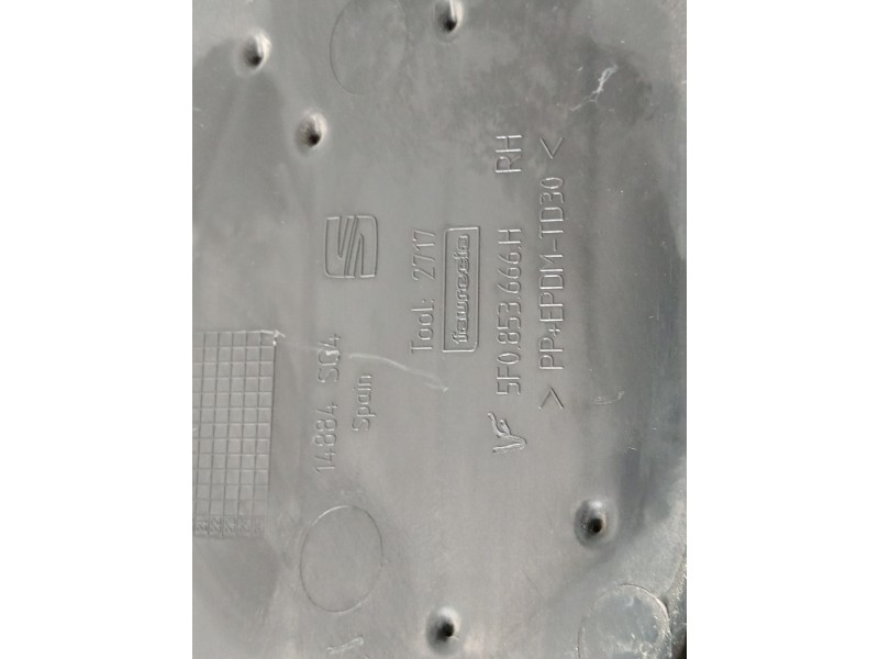 Recambio de rejilla paragolpes derecha para seat leon st (5f8) x-perience titan desert 4drive referencia OEM IAM 5F0853666H  