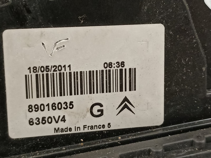 Recambio de piloto trasero izquierdo en porton para citroën c5 berlina exclusive referencia OEM IAM 89016035  