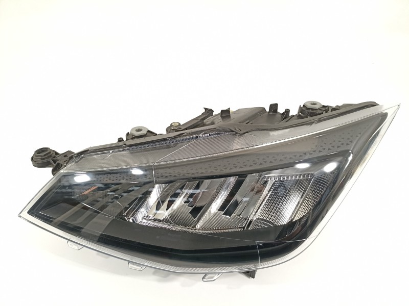 Recambio de faro izquierdo para seat arona xperience referencia OEM IAM 6F1941005E  