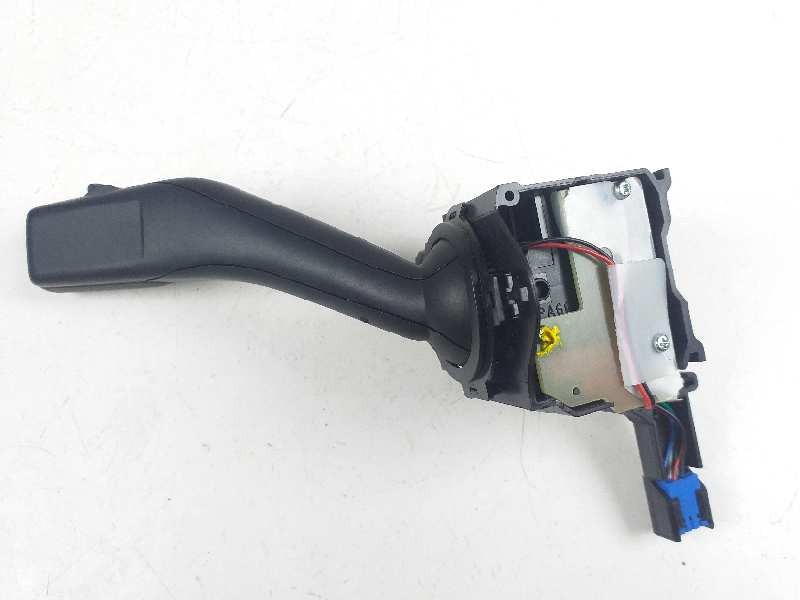 Recambio de mando limpia para seat leon (1p1) style ecomotive referencia OEM IAM 1K0953519H  