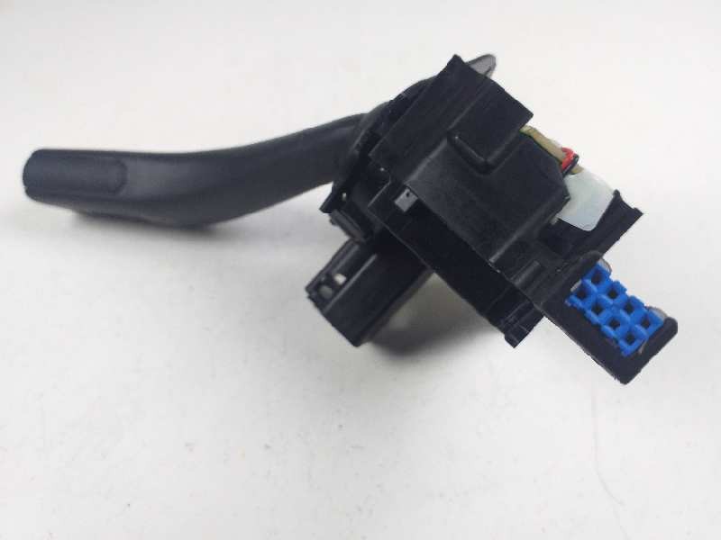 Recambio de mando limpia para seat leon (1p1) style ecomotive referencia OEM IAM 1K0953519H  